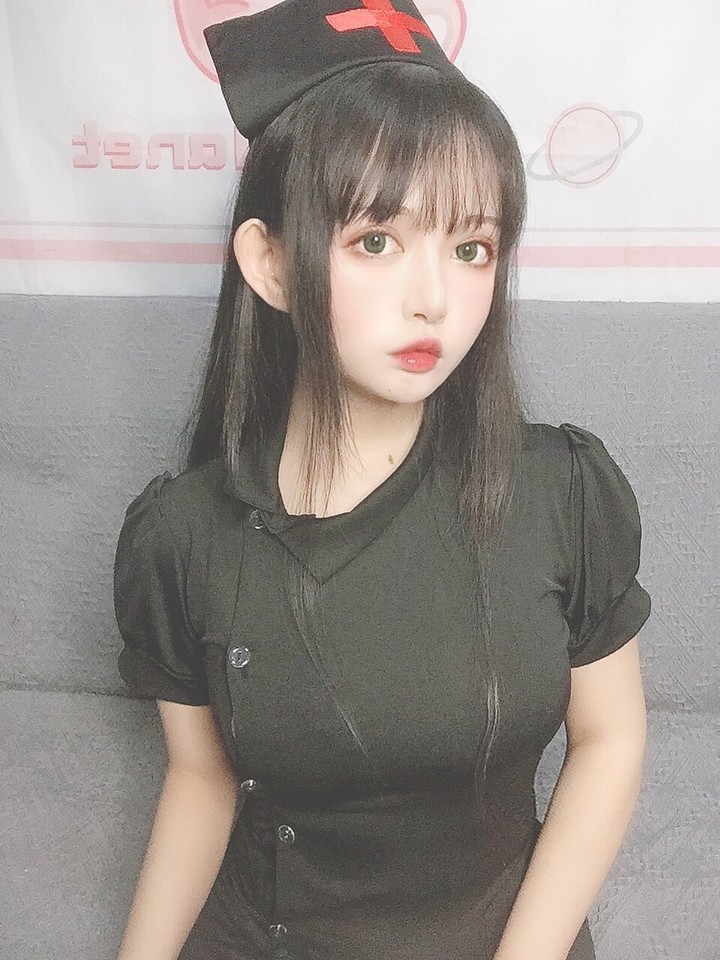 FC7A48AA-EFBA-4E57-B2B0-3ADFDDD65CBD